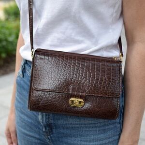 Vintage Maggie Lawrence Croc-Embossed Leather Crossbody Wallet